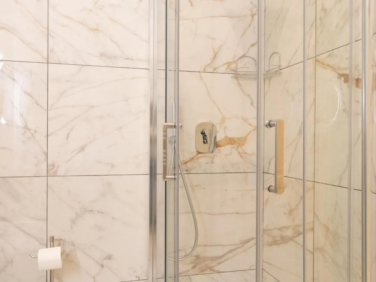 The Best Rent - Elegant Five-Bedrooms Apartment Near Colosseo Rome