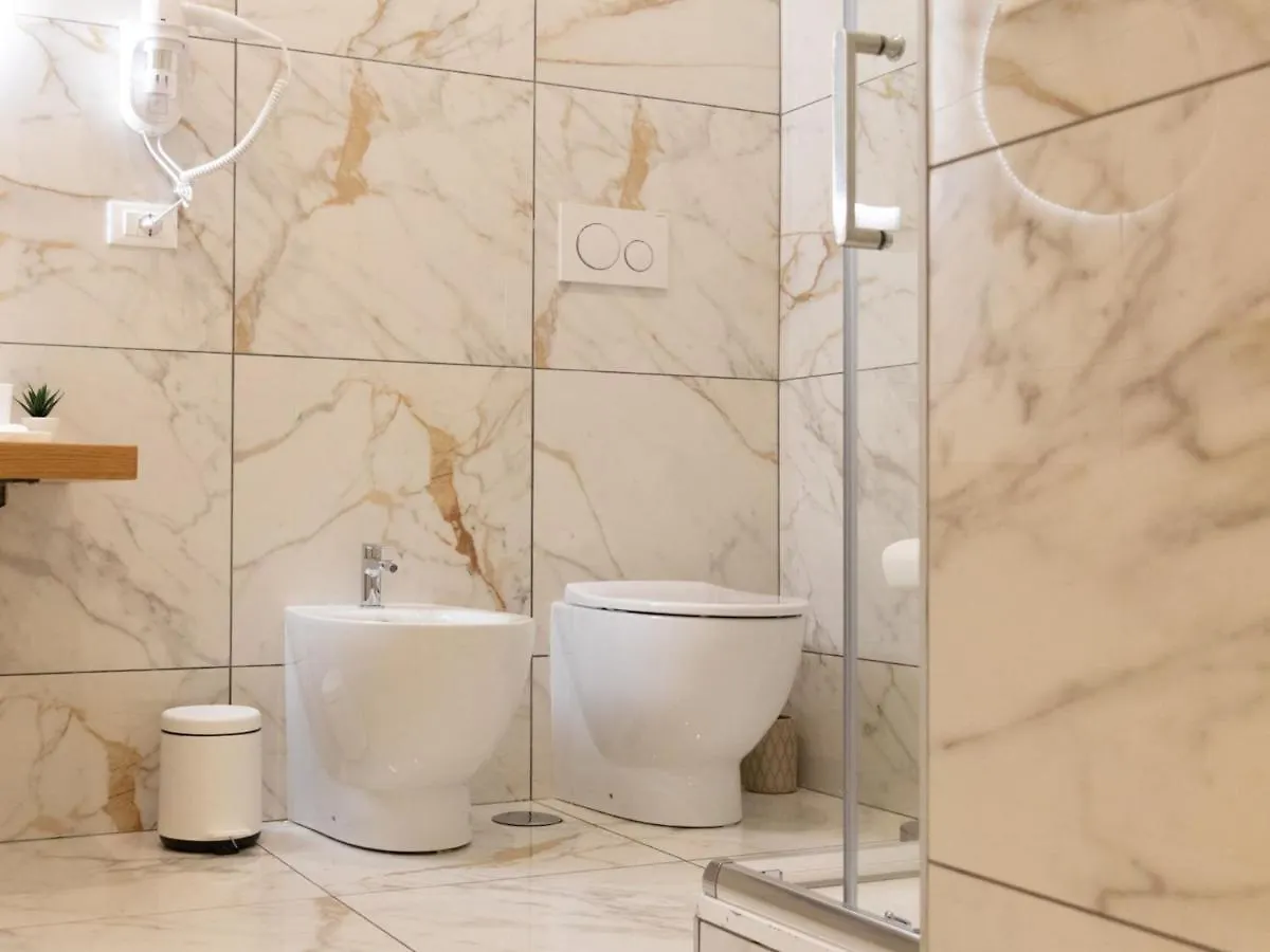 The Best Rent - Elegant Five-Bedrooms Apartment Near Colosseo Rome