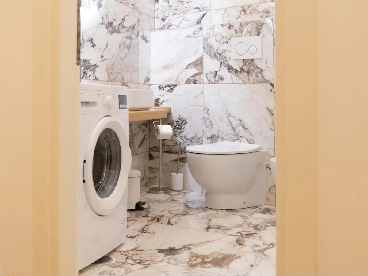 The Best Rent - Elegant Five-Bedrooms Apartment Near Colosseo Rome Italië