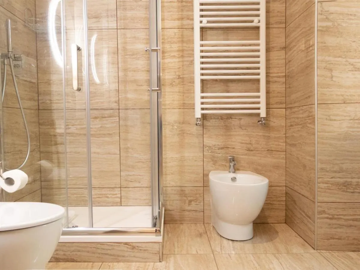 The Best Rent - Elegant Five-Bedrooms Apartment Near Colosseo Rome