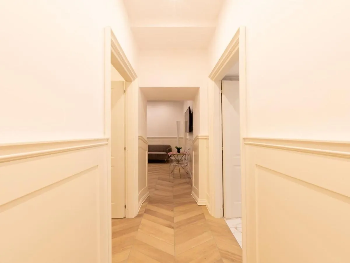 The Best Rent - Elegant Five-Bedrooms Apartment Near Colosseo Rome