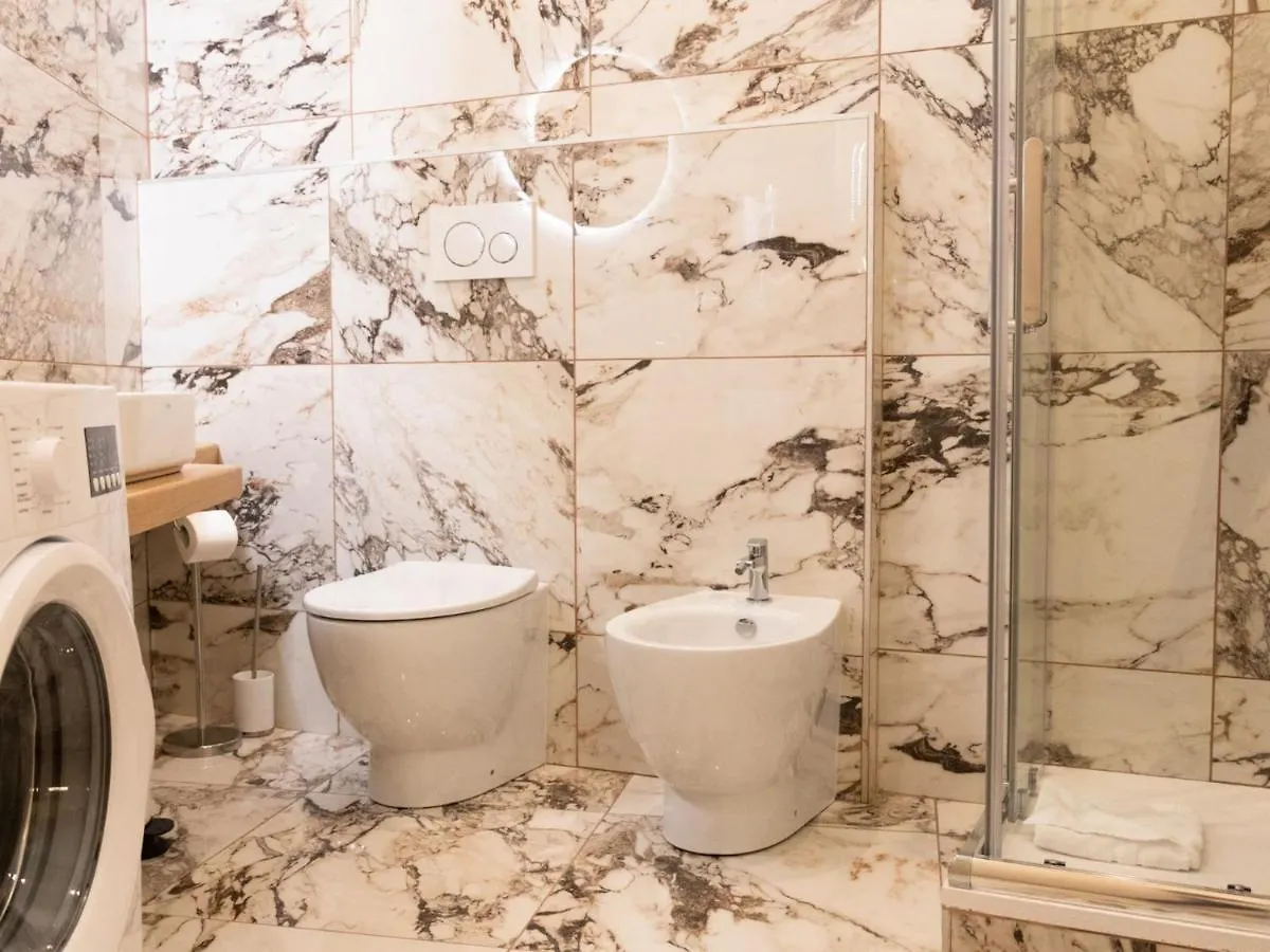 The Best Rent - Elegant Five-Bedrooms Apartment Near Colosseo Rome Italy