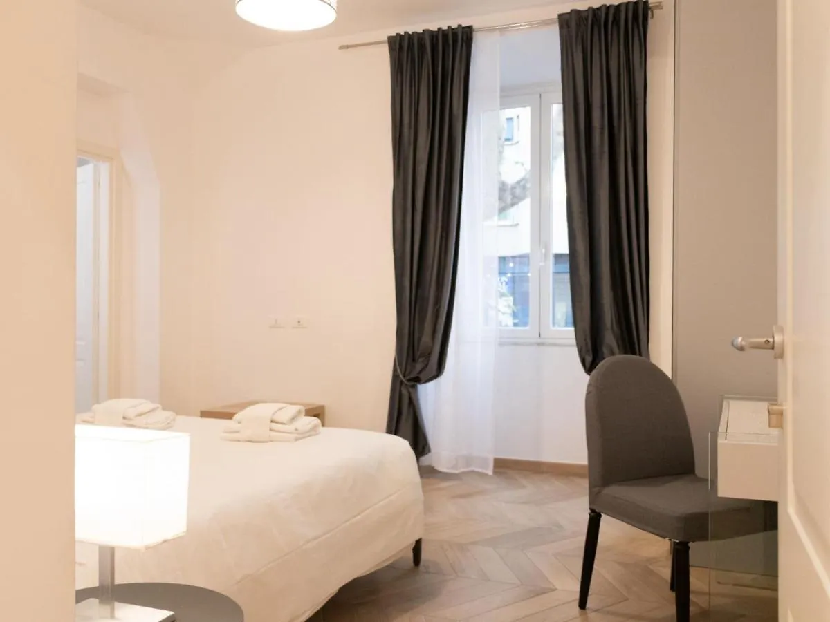 The Best Rent - Elegant Five-Bedrooms Apartment Near Colosseo Rome