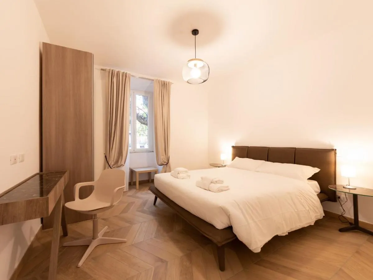 The Best Rent - Elegant Five-Bedrooms Apartment Near Colosseo Rome